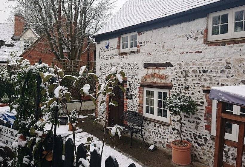 Charming 17th Century 2 Bed Cottage In Medmenham