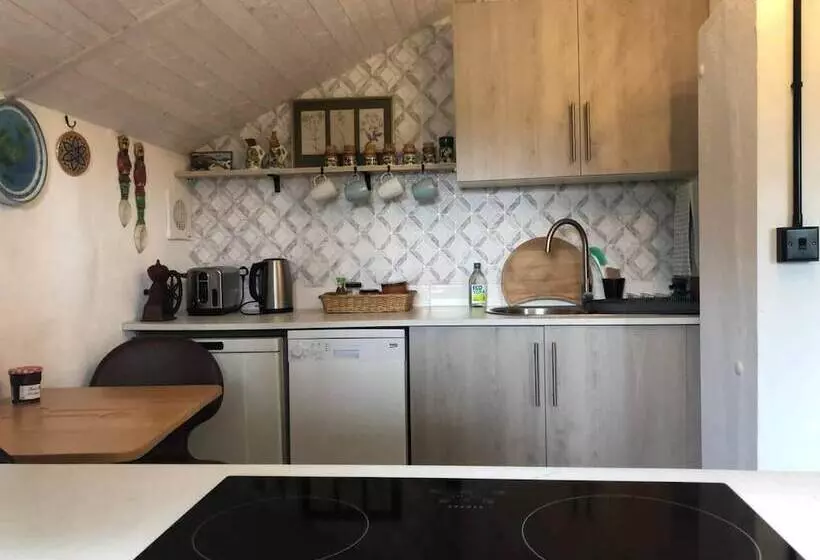 Cosy Cottage Near Hartland Village