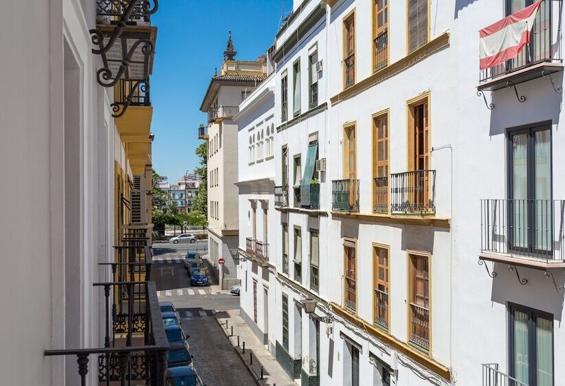 Eleven Apartments Real De La Carretería, By Homing U