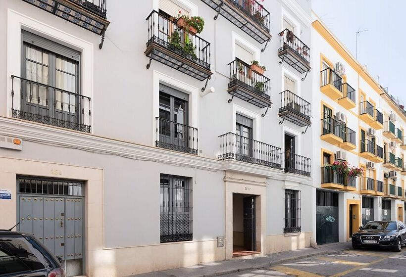 Eleven Apartments Real De La Carretería, By Homing U