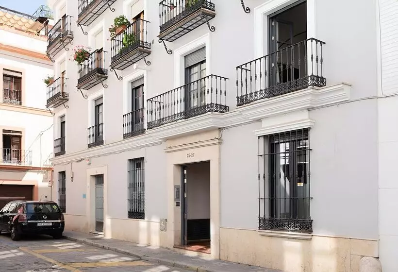 Eleven Apartments Real De La Carretería, By Homing U