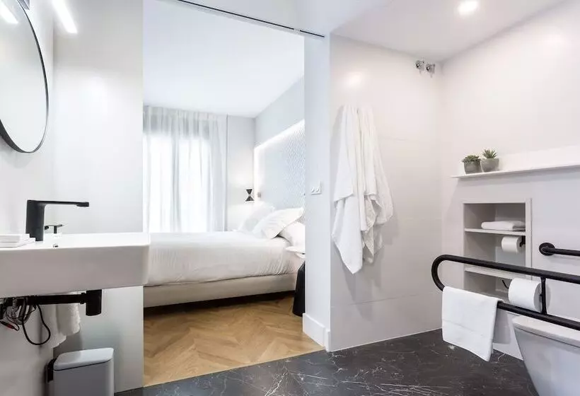 Eleven Apartments Real De La Carretería, By Homing U