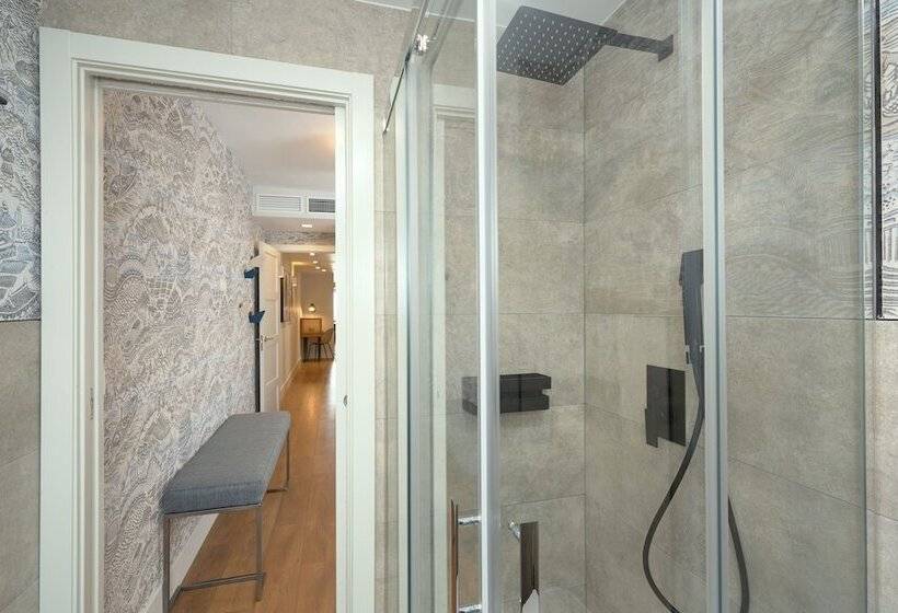 Eleven Apartments Real De La Carretería, By Homing U