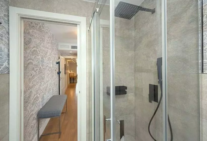Eleven Apartments Real De La Carretería, By Homing U