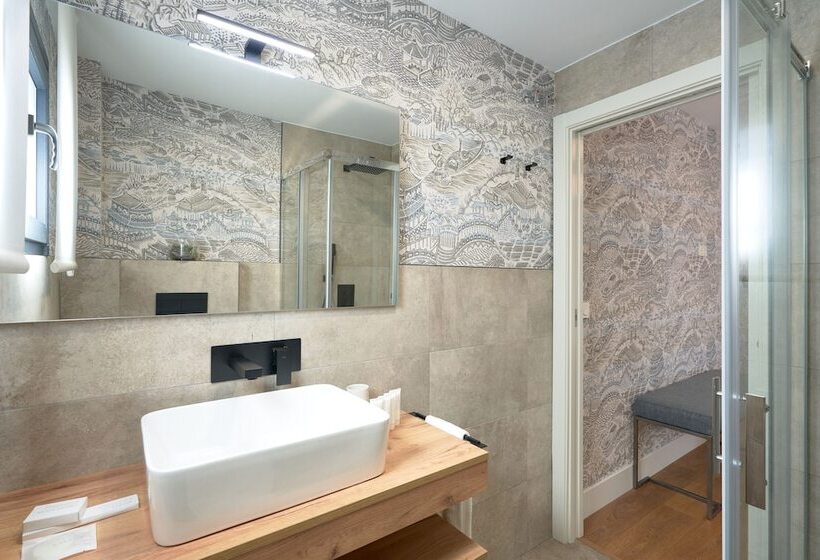 Eleven Apartments Real De La Carretería, By Homing U