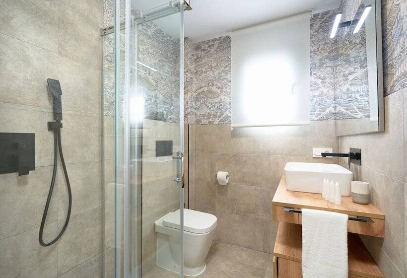 Eleven Apartments Real De La Carretería, By Homing U