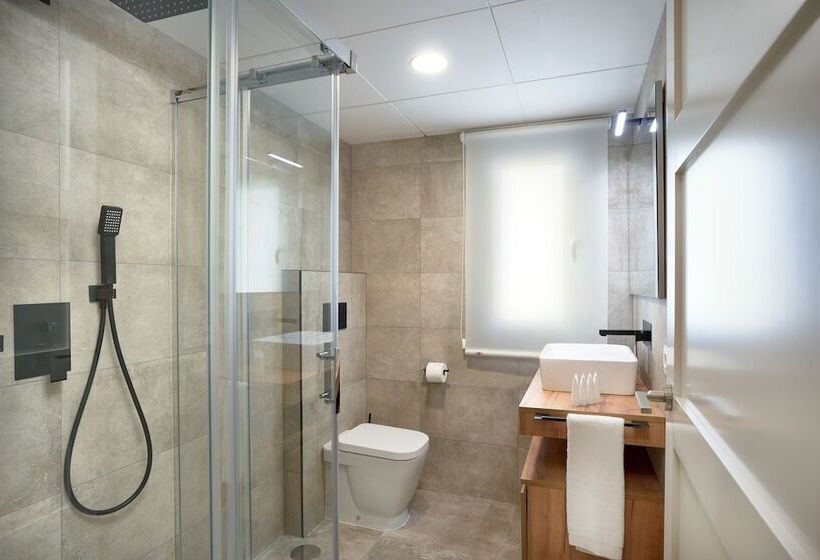 Eleven Apartments Real De La Carretería, By Homing U