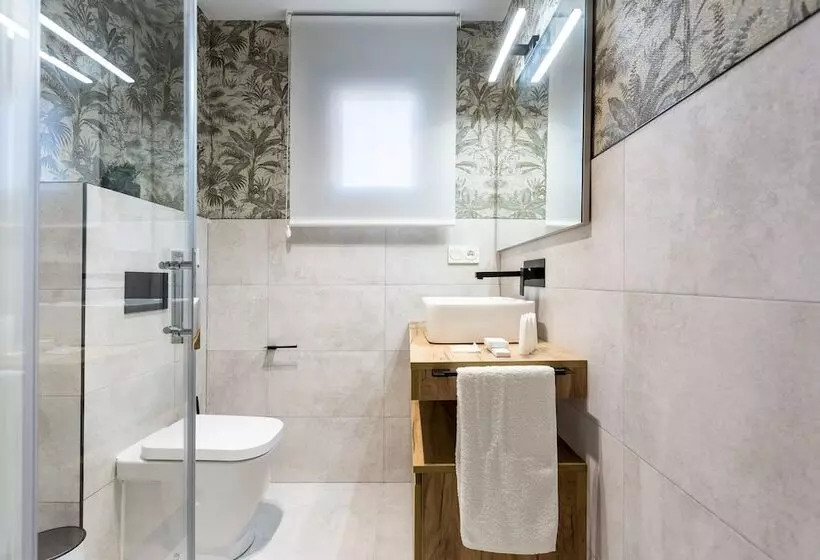 Eleven Apartments Real De La Carretería, By Homing U