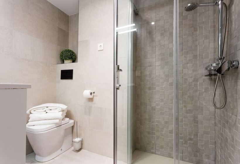 Eleven Apartments Real De La Carretería, By Homing U