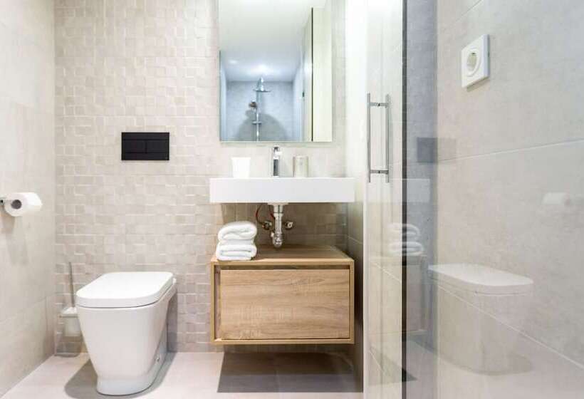 Eleven Apartments Real De La Carretería, By Homing U