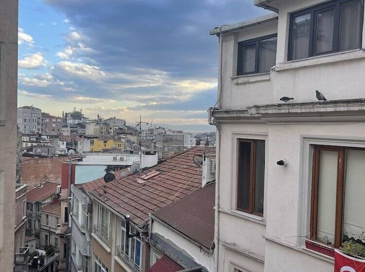 فندق Aleksandr Pera