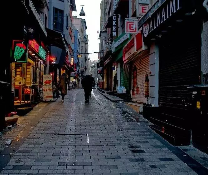 Hotelli Aleksandr Pera