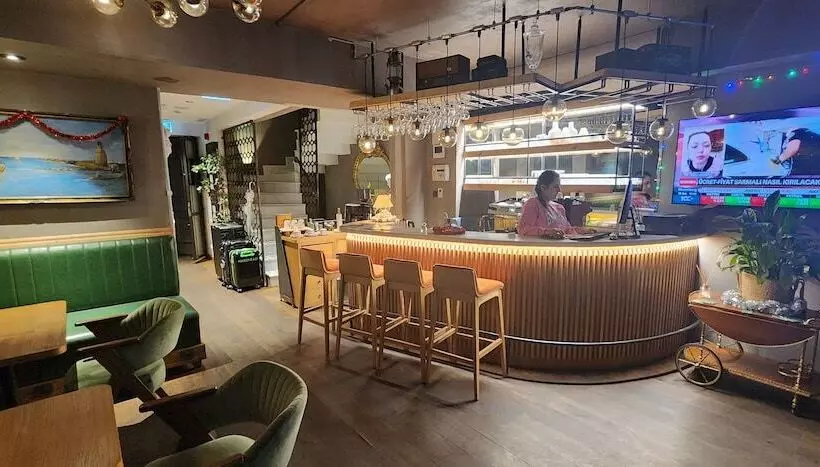 Hotelli Aleksandr Pera