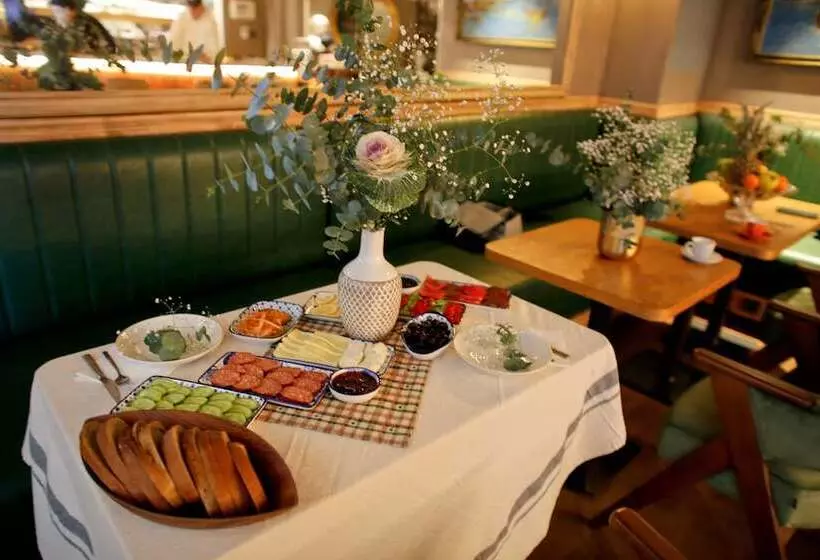 Hotelli Aleksandr Pera