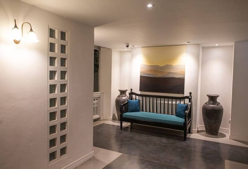 酒店 Buri Sriping Riverside Resort & Spa