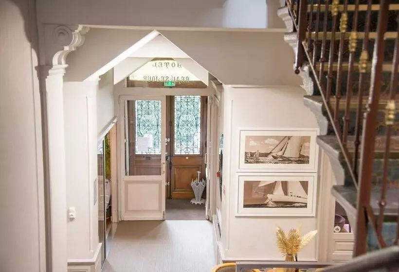 ホテル Hôtel Gallia