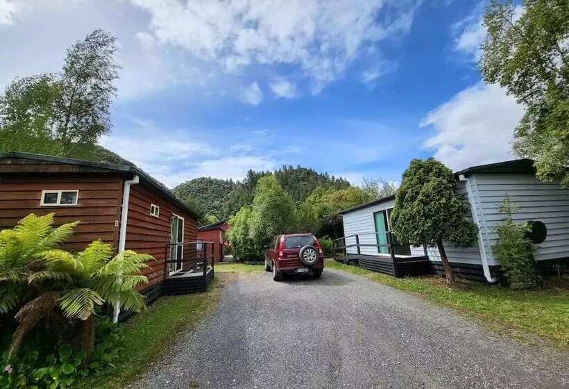 Queenstown Copper Country Cabins