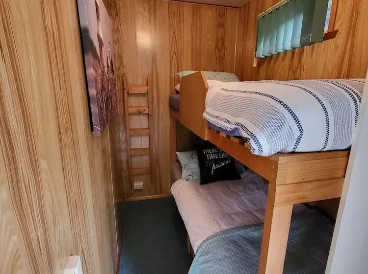 Queenstown Copper Country Cabins