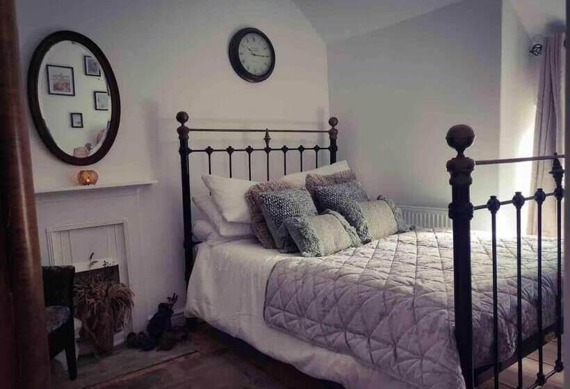 Резиденция 3 Bed House In The Centre Of West Cornwall