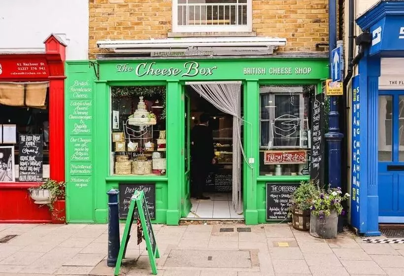 レジデンス Whitstable S Beachcombers, Sleeps 10, Dog Friendly