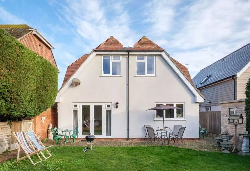 レジデンス Whitstable S Beachcombers, Sleeps 10, Dog Friendly