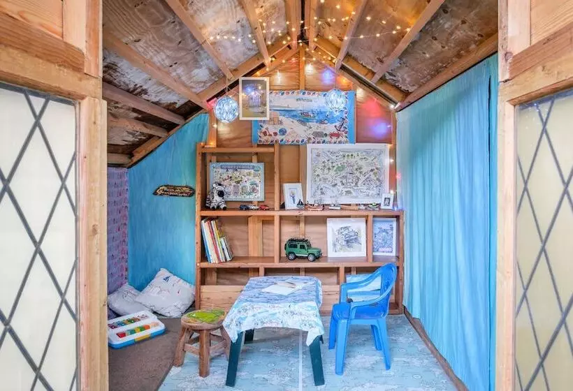 レジデンス Whitstable S Beachcombers, Sleeps 10, Dog Friendly