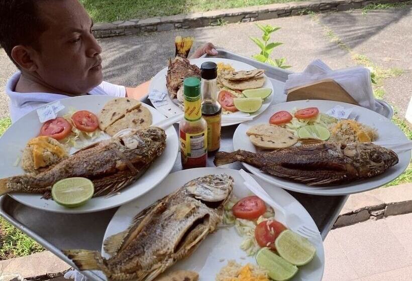 Santorini Village Hotel Boutique