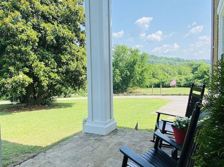 The Hopestead Bed & Breakfast