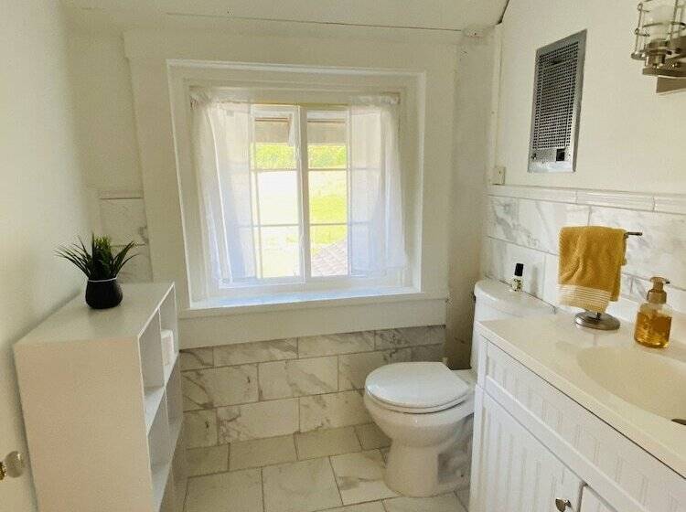 The Hopestead Bed & Breakfast