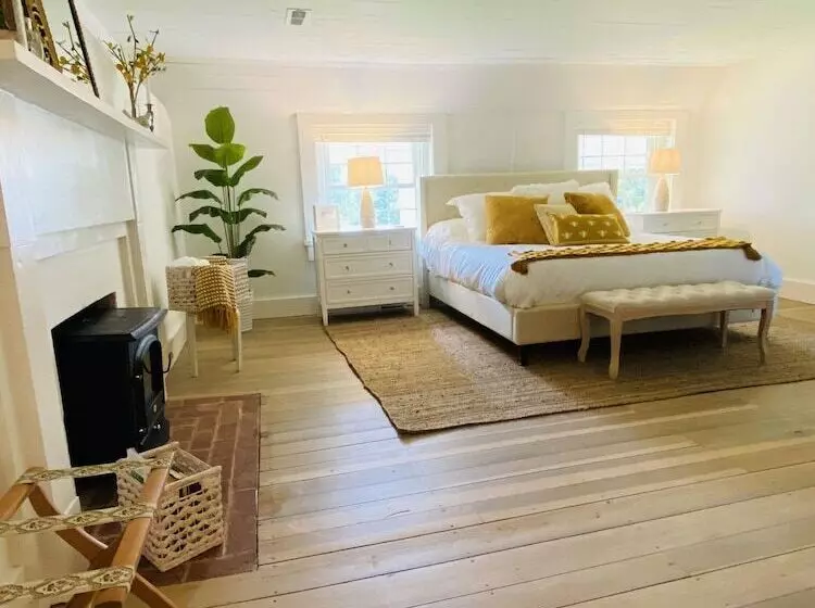 The Hopestead Bed & Breakfast