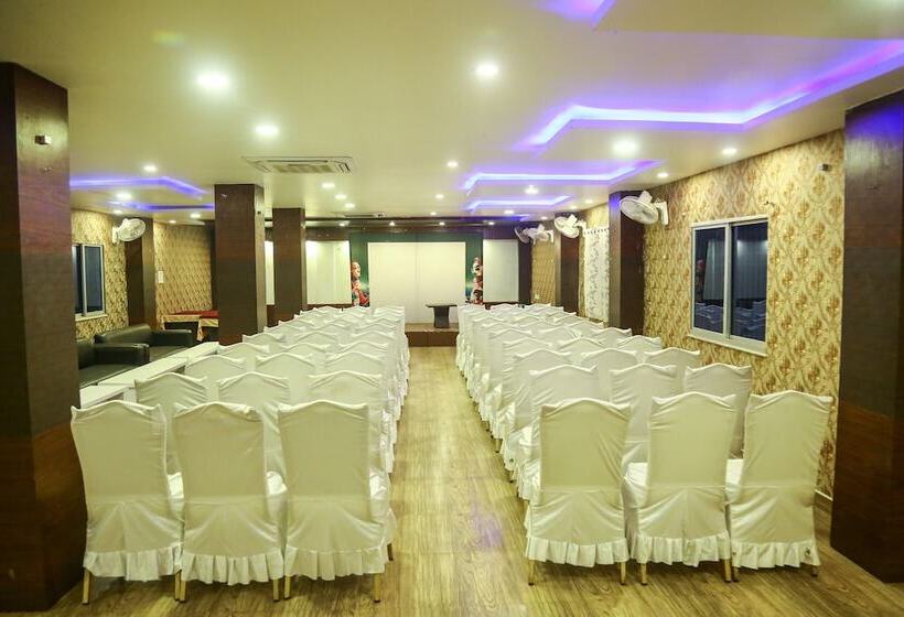 Townhallpartypalace & Hotel Peace Garden