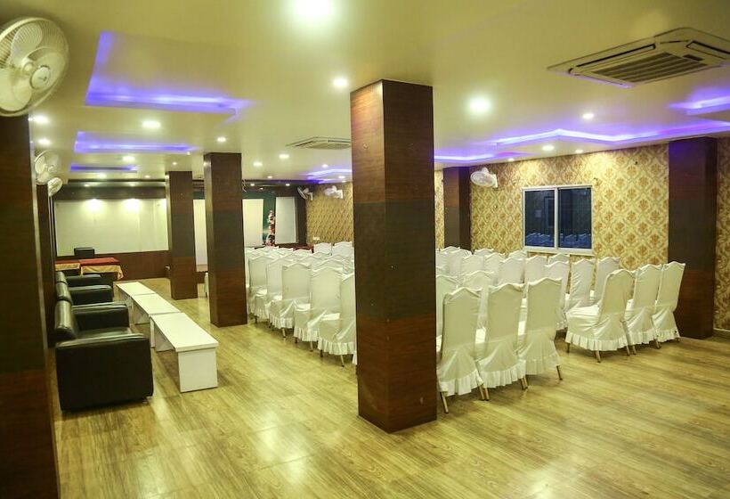 Townhallpartypalace & Hotel Peace Garden