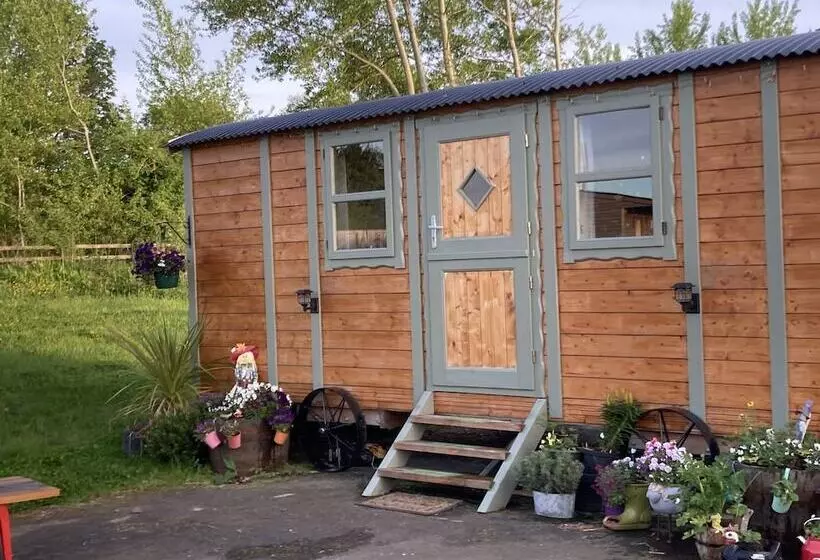 Captivating 1 Bed Cabin In Middlesbrough