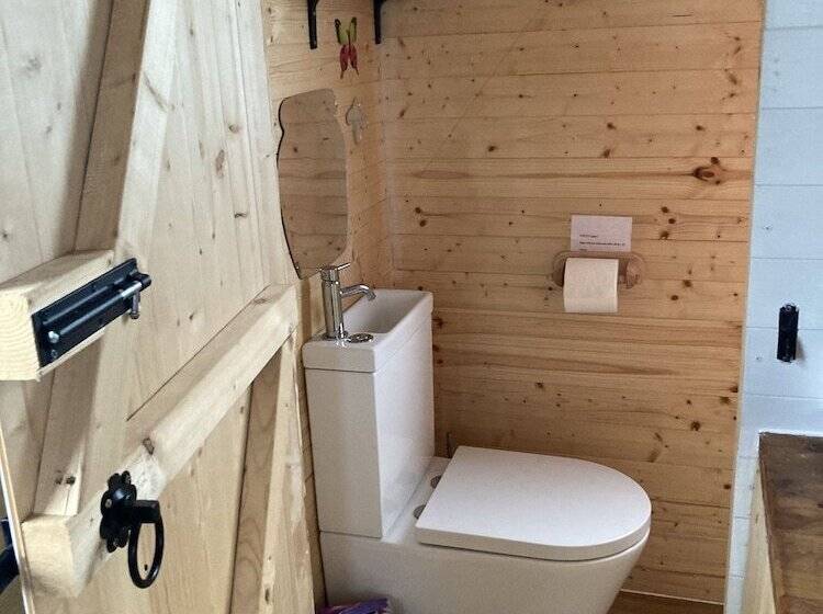 Captivating 1 Bed Cabin In Middlesbrough