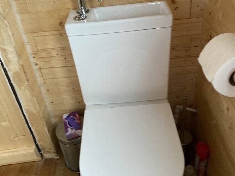 Captivating 1 Bed Cabin In Middlesbrough