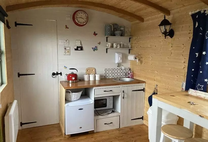Captivating 1 Bed Cabin In Middlesbrough