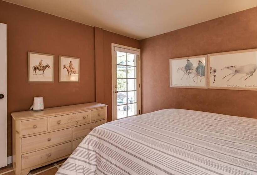 Charming 1 Bdrm Condo Steps To Old Town Scottsdale