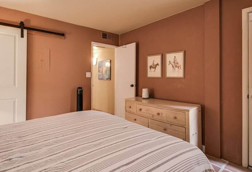 Charming 1 Bdrm Condo Steps To Old Town Scottsdale