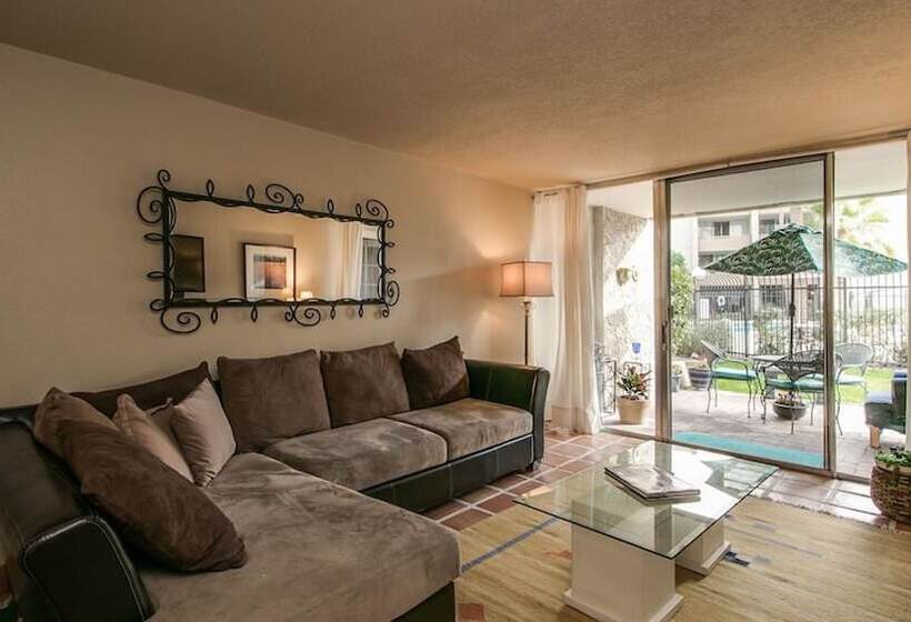 Charming 1 Bdrm Condo Steps To Old Town Scottsdale