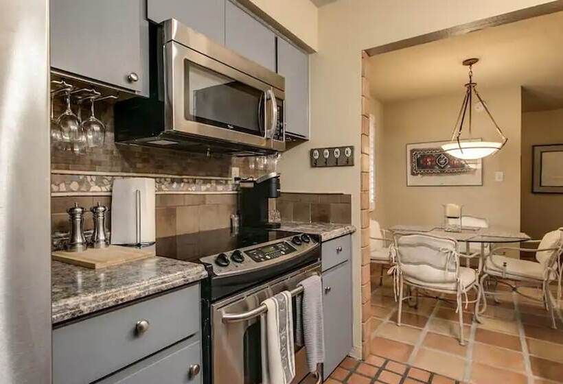Charming 1 Bdrm Condo Steps To Old Town Scottsdale