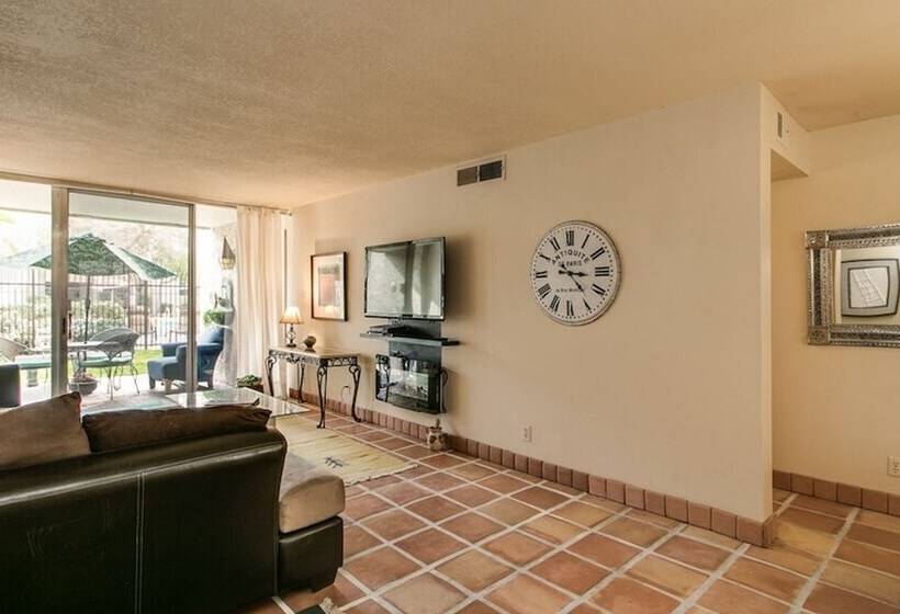 Charming 1 Bdrm Condo Steps To Old Town Scottsdale