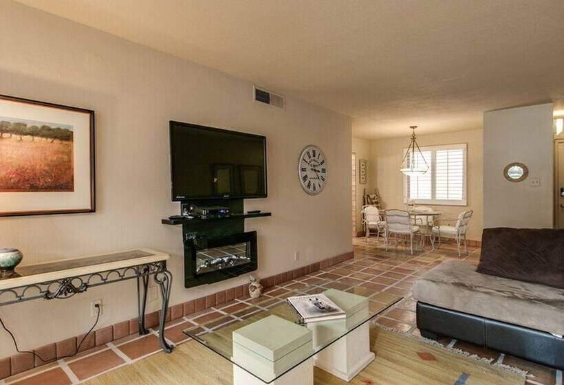 Charming 1 Bdrm Condo Steps To Old Town Scottsdale