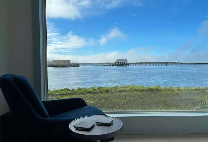 Cottages Above The Tide