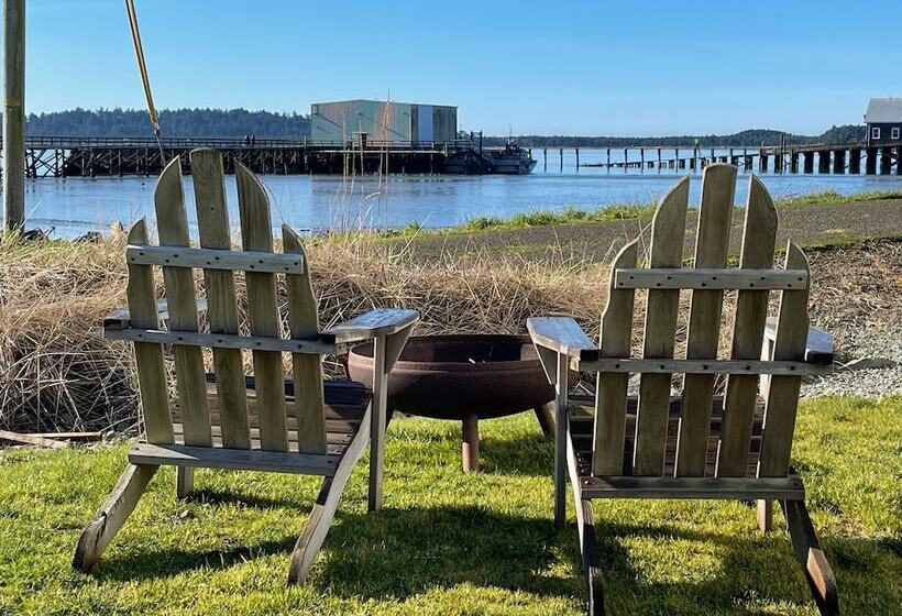 Cottages Above The Tide