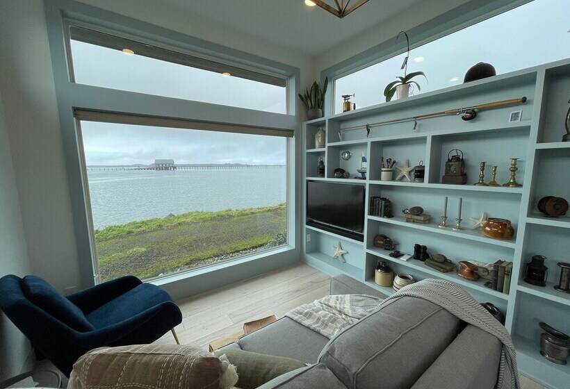 Cottages Above The Tide