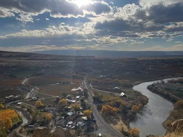 Hostelli The Homestead