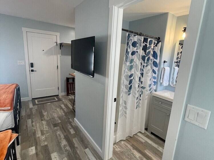 فندق فئة نجمة واحدة The Homestead