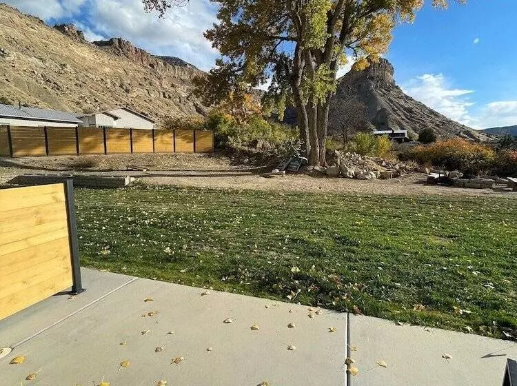 Hostelli The Homestead