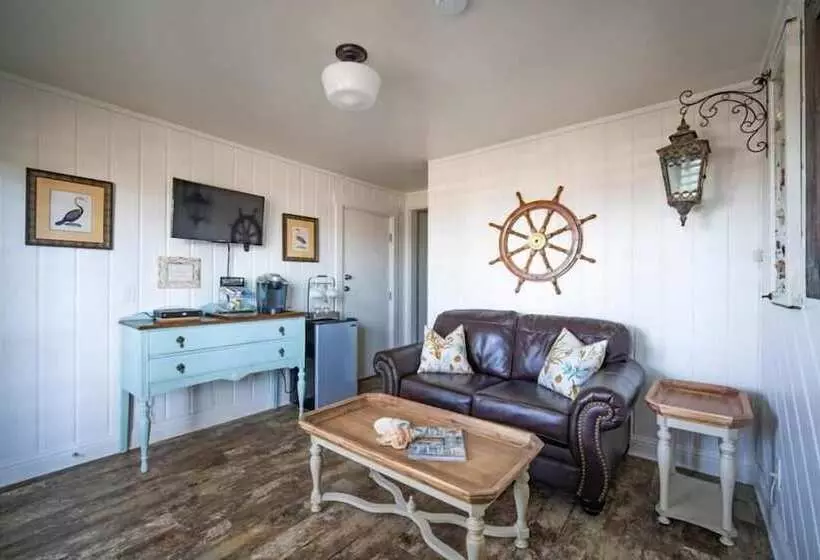 Hotelli Bandon Marina Inn