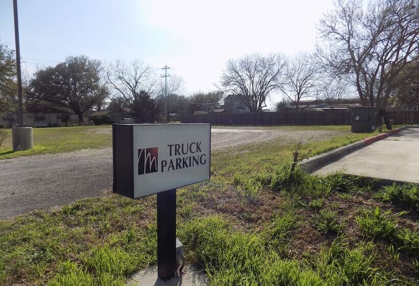 ホテル Moulton Inn & Suites